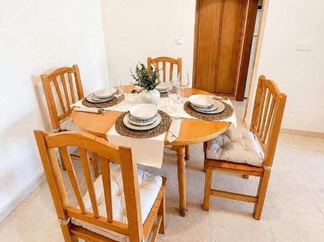 Apartamento en venta en Torrevieja, Zona Playa del Cura. Apartamento luminoso con terraza y vistas al parque cerca de Playa del Cura y Los Locos. Apartamentos.