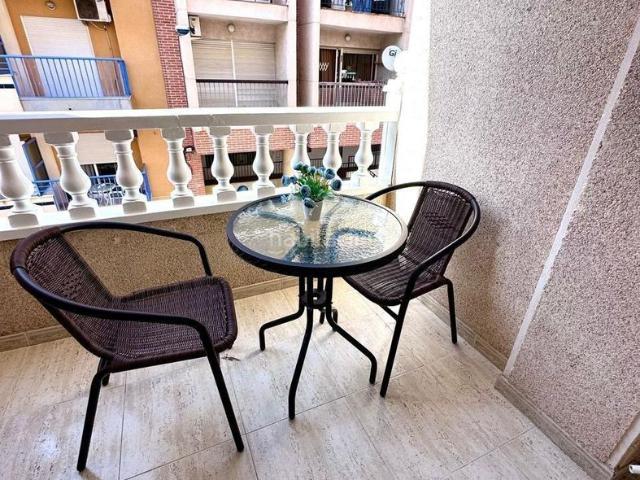 Apartamento en venta en Torrevieja, Zona Playa del Cura. Apartamento Reformado a Solo 400 Metros del Mar en Torrevieja. Apartamentos.