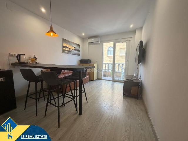 Apartamento en venta en Torrevieja, Zona Playa del Cura. Apartamento reformado con terraza, en la provincia de Alicante, en la ciudad de Torrevieja, en la zona de Playa del Cura. 1 habita.
