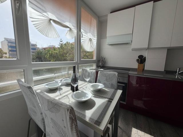 Apartamento en venta en Torrevieja, Zona Playa del Cura. GRAN APARTAMENTO EN TORREVIEJA 2 HAB, 1 BAÑO. Apartamentos.