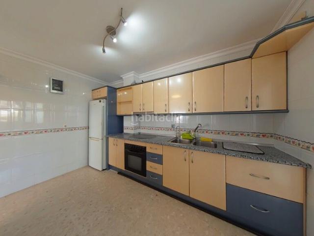Apartamento en venta en Torrox, El Morche. Piso con vistas al mar en El Morche, a 5 minutos a pie de la playa. Apartamentos.
