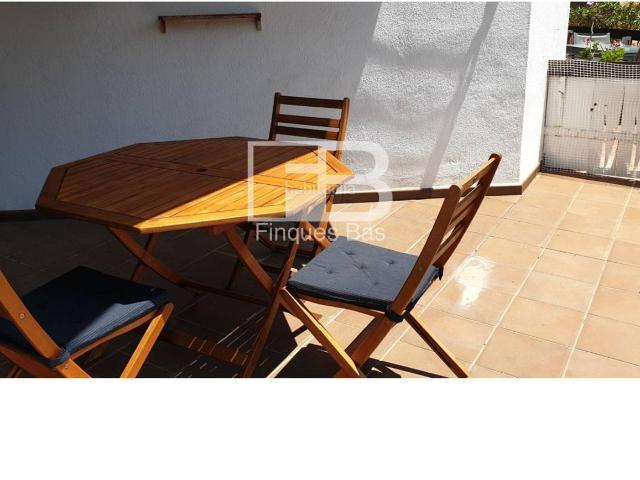 Apartamento en venta en Tossa de Mar, La Pola i Giverols Salionç Costa Brava. apartamento frente al mar, con amplia terraza y vistas, en urbanización privada a 10 min de Tossa de Mar. Apartamentos.
