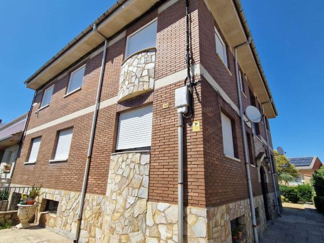 Apartamento en venta en Trobajo del camino. Apartamento en venta en Pinilla, 2 dormitorios. Apartamentos Trobajo del.