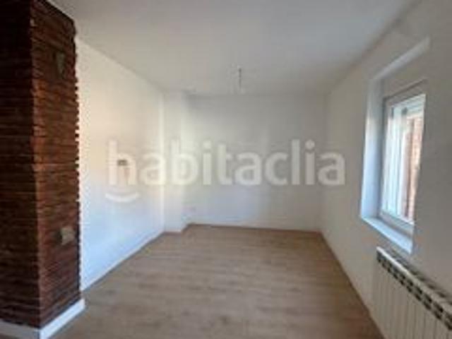 Apartamento en venta en Trobajo del camino. TROBAJO DEL CAMINO, APARTAMENTO REFORMADO CON COCINA AMUEBLADA. Apartamentos Trobajo del.