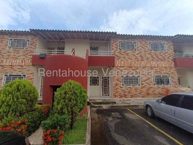 Apartamento en Venta en Turmero Santiago Mariño Aragua 70 m2. 2 hab