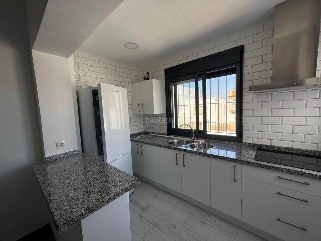 Apartamento en venta en Utrera, Torre Cruz Los Molinos. PISO REFORMADO EN PRIMERA PLANTA. Apartamentos.