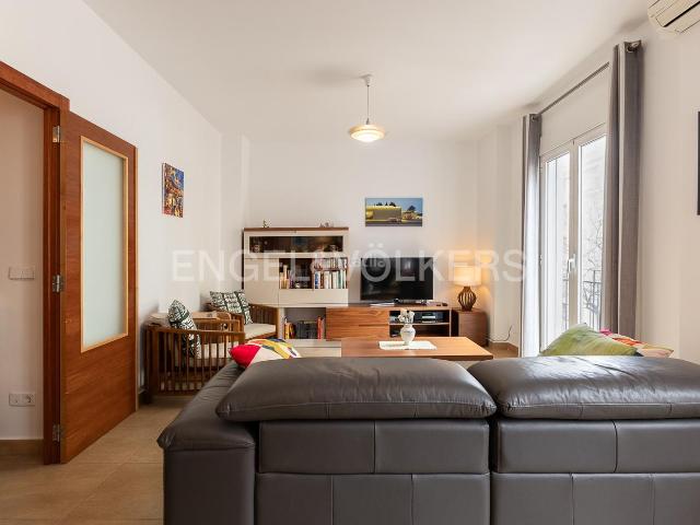 Apartamento en venta en Valencia, Arrancapins. Fantástico piso reformado junto a Plaza España. Apartamentos.
