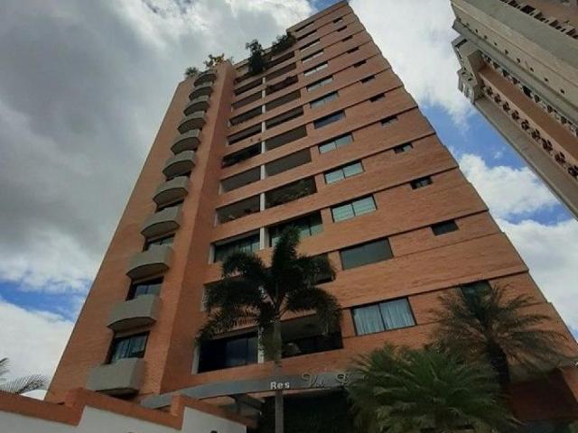 Apartamento en Venta en Valencia Carabobo 129 m2. 3 hab