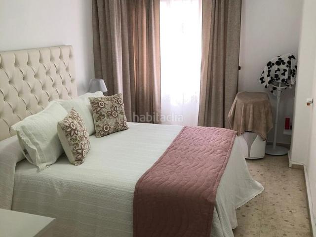 Apartamento en venta en Vélez Málaga, Centro Ciudad El Carmen. Amplio Apartamento de 3 Dormitorios con Gran Terraza en el Centro de VélezMálaga. Apartamentos Vélez.