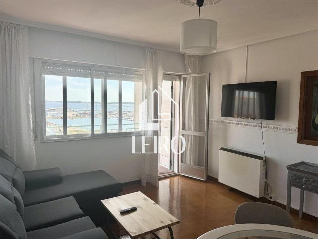 Apartamento en venta en Vilanova de Arousa. APARTAMENTO EN PRIMERA LINEA CON VISTAS Y TERRAZA. Apartamentos Vilanova de.