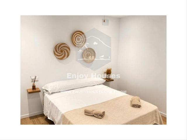 Apartamento en venta en Xàbia, Centro Ciudad. Encantadora casa de una sola planta con terraza y cocina al aire libre cerca del casco antiguo de Jávea. Apartamentos.