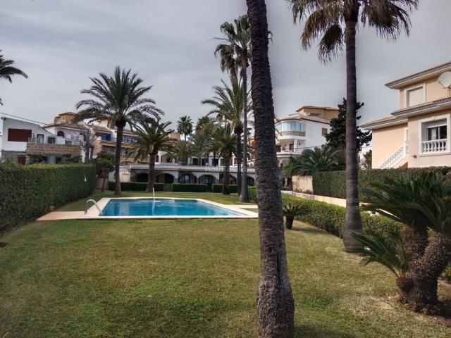 Apartamento en venta en Xàbia, Montañar El Arenal. APARTAMENTO EN PRIMERA LÍNEA DEL MAR PUERTO DE JÁVEA. Apartamentos.