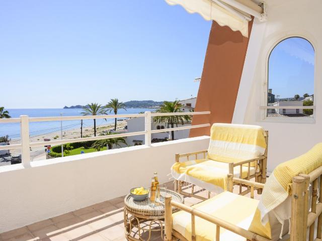 Apartamento en venta en Xàbia, Montañar El Arenal. Exclusivo ático de lujo en primera línea de mar en Montañar Jávea. Apartamentos.