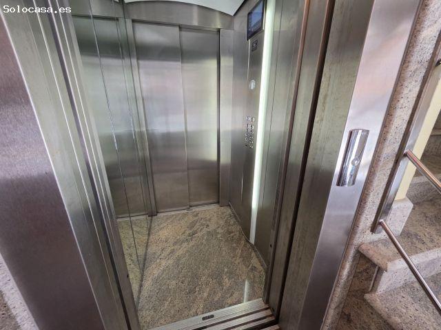 Apartamento en Venta en A Coruña, La Coruña