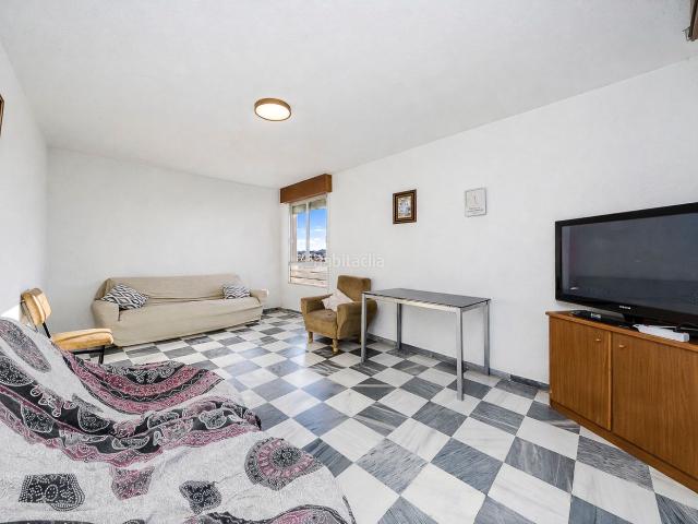 Apartamento en venta en Águilas, Casco Antiguo. Apartamento espacioso en planta cuarta con ascensor en Aacuteguilas, con 3 habitaciones grandes, dos terrazas y vistas al mar. Una. Apartamentos.