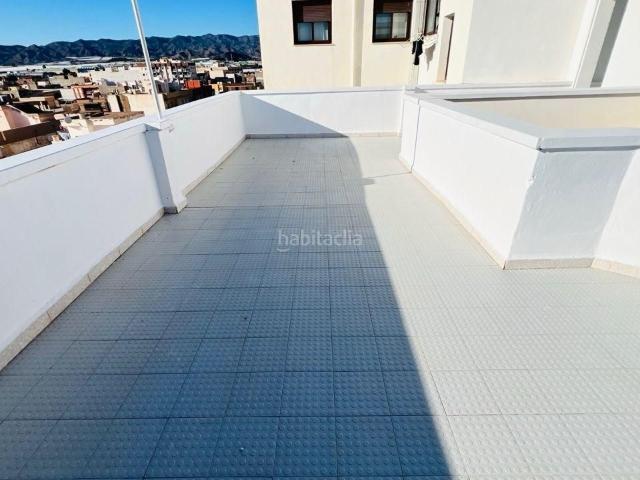 Apartamento en venta en Águilas, Casco Antiguo. ATICO EN AVENIDA JUAN CARLOS I CON GRAN TERRAZA!. Apartamentos.