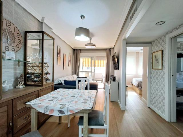 Apartamento en venta en Águilas, Los Collados Los Geraneos. Oportunidad en Los Collados Apartamento reformado de 2 dormitorios con ascensor y garaje. Apartamentos.