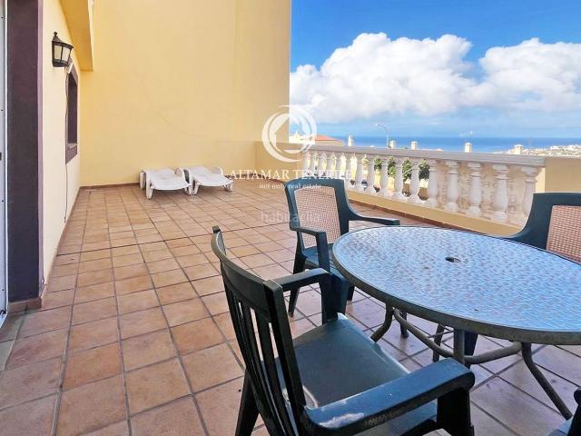 Apartamento en venta en Adeje, Torviscas Centro y Alto. Apartamento con gran terraza y vistas al mar en Torviscas Alto. Apartamentos.