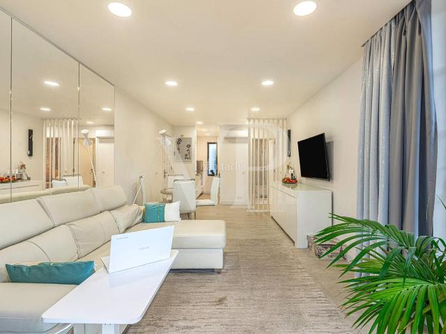 Apartamento en venta en Adeje, San Eugenio Alto. Una propiedad ideal tanto para uso privado como para inversión. Apartamentos.