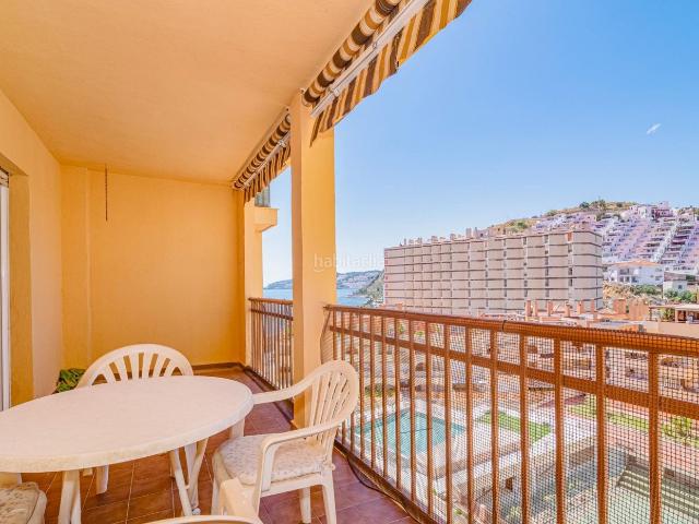 Apartamento en venta en Almuñécar, Almuñecar centro. Apartamento en 1ª Línea de Playa, 2 dormitorios y 2 baños con piscina comunitaria. Apartamentos.
