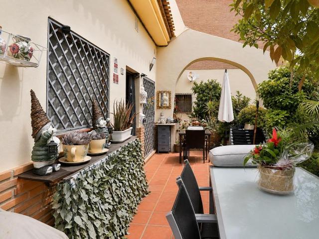 Apartamento en venta en Almuñécar, Las Palomas. Montepino I, La Herradura. Apartamentos.