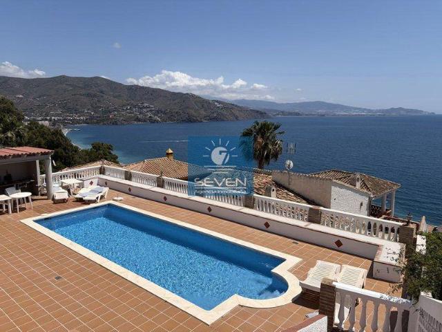 Apartamento en venta en Almuñécar, Urb. Los Pinos
