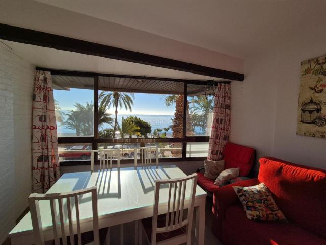 Apartamento en venta en Almuñécar, Velilla Velilla Taramay. Apartamento frente al mar, 2 dormitorios en playa de Velilla, Almuñécar. Apartamentos.