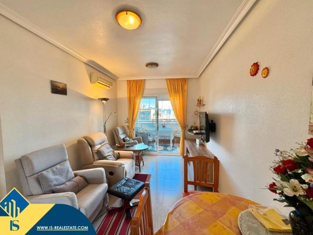 Apartamento en venta en Almoradí. Apartamento con piscina comunitaria, en la provincia de Alicante, en la ciudad de Almoradi. 2 habitaciones 82 m² 14 kilómetros. Apartamentos.