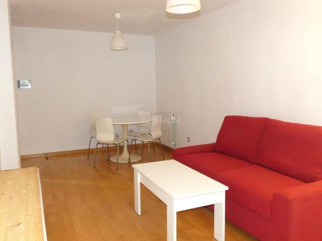 Apartamento en venta en Alagón. Vivienda con terraza y jardín en Alagón Zaragoza. Referencia VL09192025. Apartamentos.