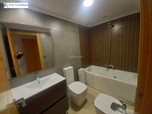 Apartamento en venta en Albacete, Carretas Pajarita. 2 dormitorios y 2 baños, acabados de lujo. a estrenar. Apartamentos.