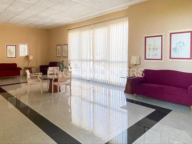 Apartamento en venta en Alboraya, La Patacona. Fantástica propiedad con terraza y garajes frente al mar en la Patacona. Apartamentos.