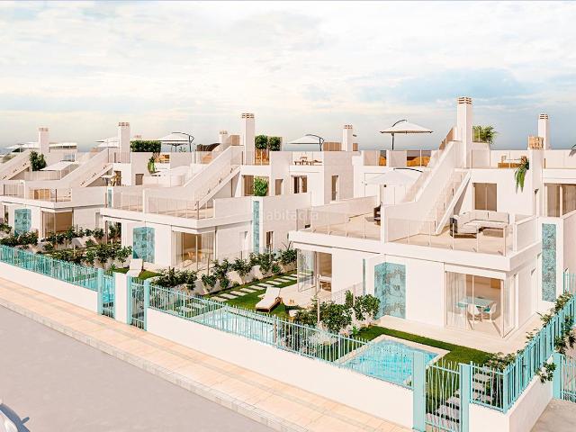 Apartamento en venta en Alcázares Los, Las Lomas de Rame Bahía Bella. Costa Blanca Eiendom tiene el placer de presentar este nuevo y exclusivo proyecto de villas modernas, ubicadas a tan solo 800.