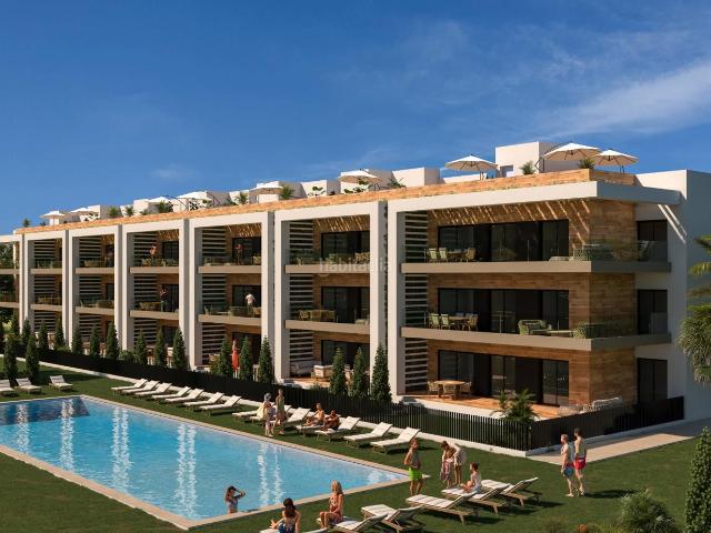 Apartamento en venta en Alcázares Los, Las Lomas de Rame Bahía Bella. Sumérgete en un oasis de elegancia y confort, ubicado en el corazón del prestigioso campo de golf. Esta residencial está.