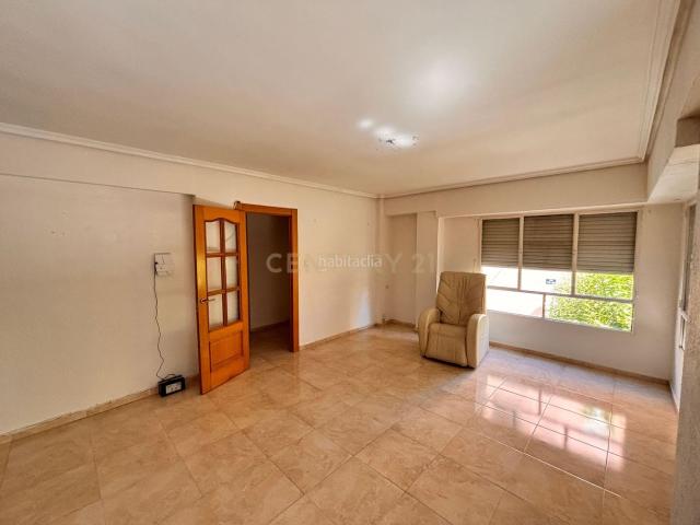 Apartamento en venta en Alcoi, Zona Nord. Amplia vivienda de 114 m con ascensor en la Zona Norte de Alcoy. Apartamentos.