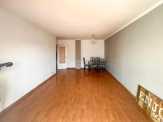 Apartamento en venta en Alfàs del Pi l´, Pueblo Ubanizaciones. Amplio apartamento en venta en el centro de Alfaz del Pi Gran potencial de reforma. Apartamentos Alfàs del Pi.