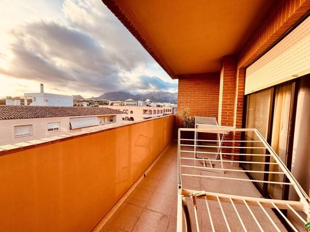 Apartamento en venta en Alfàs del Pi l´, Pueblo Ubanizaciones. Amplio piso en Alfas Del Pi. Apartamentos Alfàs del Pi.