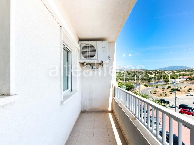 Apartamento en venta en Alfàs del Pi l´, Pueblo Ubanizaciones. Apartamento en Venta en Alfaz del Pi con Balcón y Vistas a Sierra Bernia. Apartamentos Alfàs del Pi.