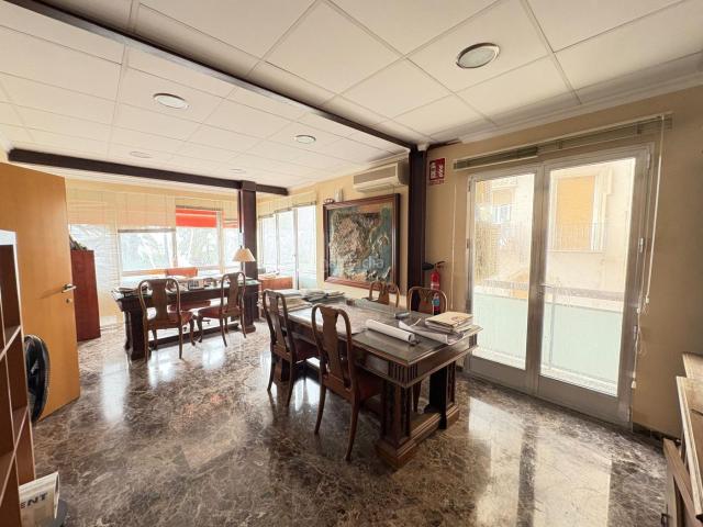 Apartamento en venta en Alicante, Barrio del Centro. Piso en venta en La Explanada Alicante. Apartamentos.