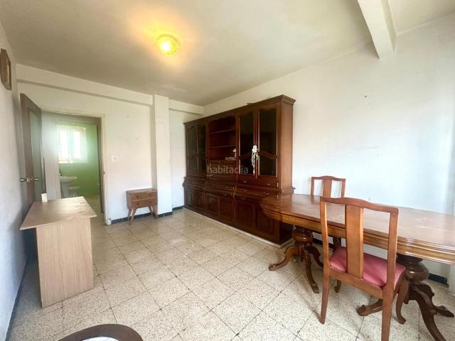 Apartamento en venta en Alicante, Carolinas Altas. Amplio piso con terraza y vistas al Castillo de Santa Bárbara en Alicante. Apartamentos.