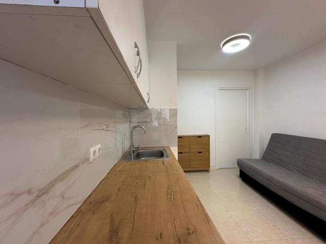 Apartamento en venta en Alicante, Carolinas Bajas. Luminoso piso con terraza y vistas al castillo en Alicante. Apartamentos.