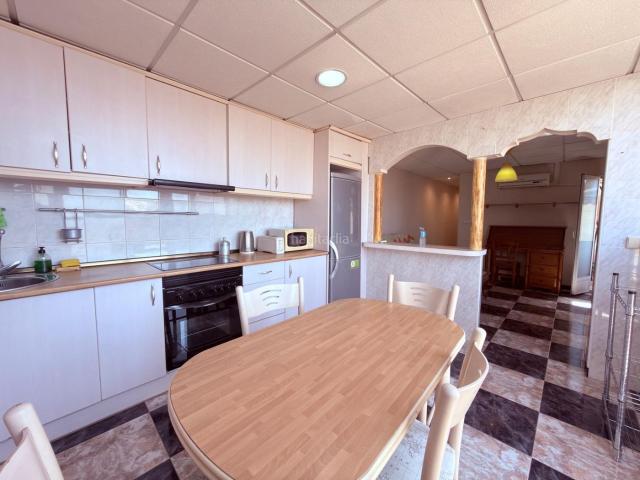 Apartamento en venta en Alicante, Carolinas Bajas. Luminoso piso con vistas abiertas y a Santa Bárbara Carolinas Bajas, Alicante. Apartamentos.