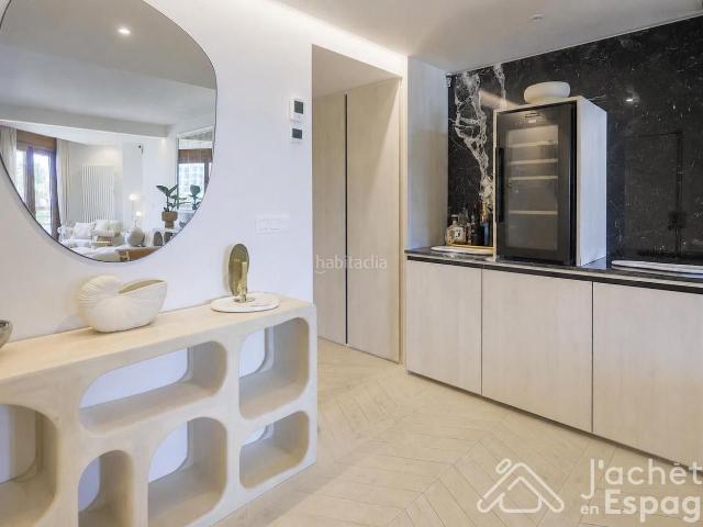 Apartamento en venta en Alicante, Casco Antiguo Sta. Cruz Ayuntamiento. Primera línea de Playa Postiguet Apartamento reformado con vistas al mar y al Castillo de Santa Bárbara. Apartamentos.
