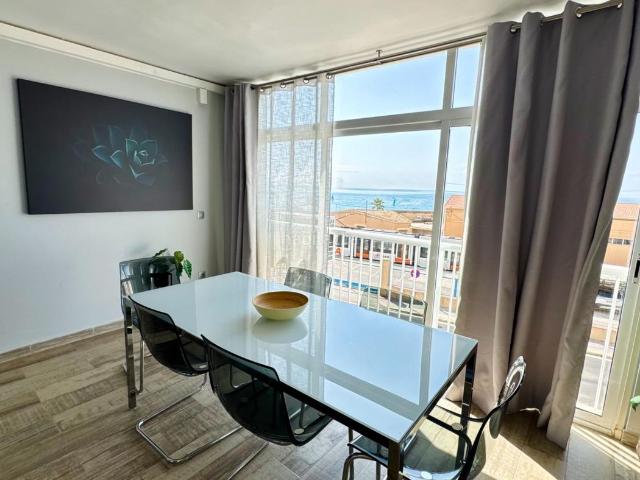 Apartamento en venta en Alicante, Goteta. Encantador apartamento frente al mar Playa del Postiguet, Alicante. Apartamentos.