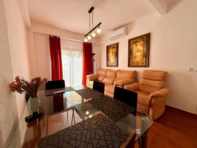 Apartamento en venta en Alicante, Los Ángeles. Piso con 3 dormitorios en Alicante, zona Los Ángeles con inquilinos. Apartamentos.