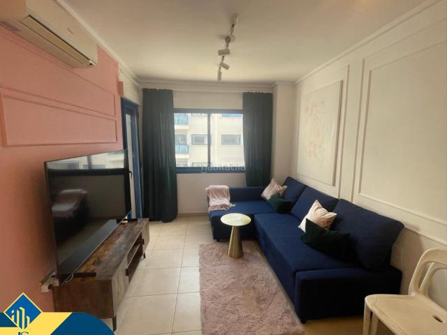 Apartamento en venta en Alicante, Palmeral. Apartamento con piscina compartida en Alicante, provincia de Alicante. 1 habitación 43 m² 300 metros del mar. Apartamentos.