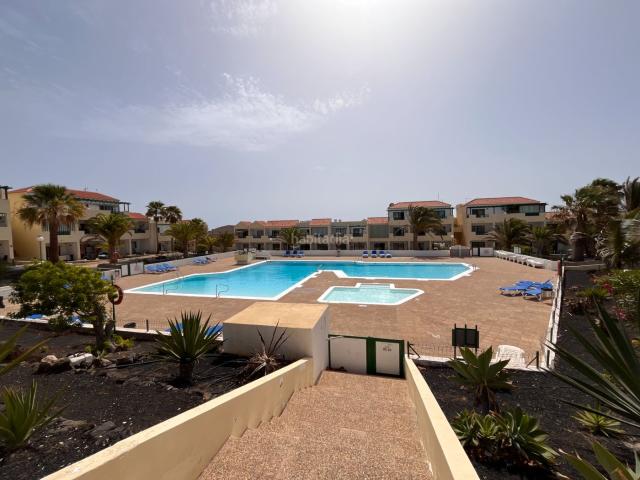 Apartamento en venta en Antigua, Caleta de Fuste. Apartamento con piscina en venta en Torres del Castillo Costa de Antigua, Fuerteventura. Apartamentos.