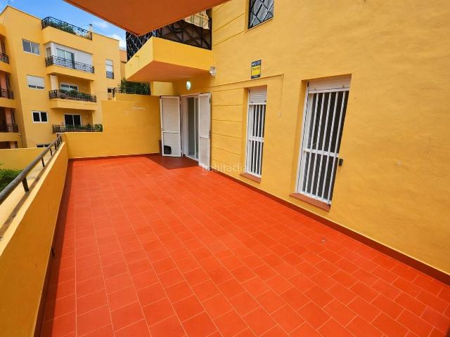 Apartamento en venta en Arona, Cho Parque de la Reina. Magnífico apartamento en venta en Parque de la Reina, en el Edificio Tigaiga. Apartamentos.