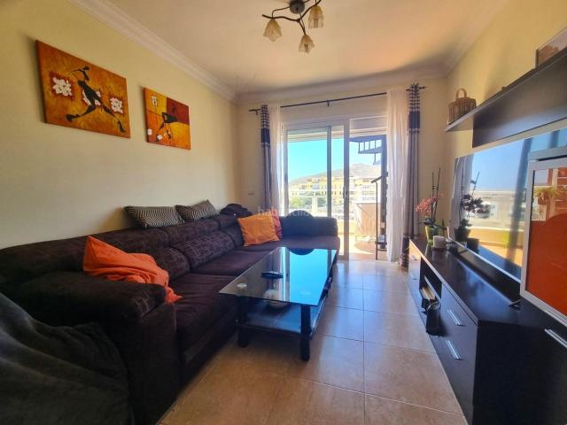Apartamento en venta en Arona, Cho Parque de la Reina. Luminoso apartamento con solárium privado y piscina comunitaria en Parque de La Reina. Apartamentos.