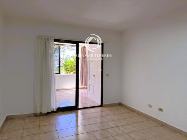 Apartamento en venta en Arona, Los Cristianos. Apartamento de 1 dormitorio en Castle Harbour Los Cristianos. Apartamentos.