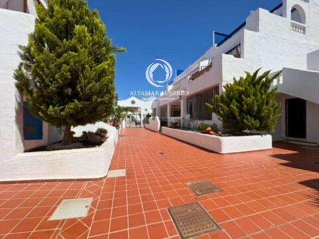 Apartamento en venta en Arona, Los Cristianos. Apartamento de 2 dormitorios en Port Royale, Los Cristianos. Apartamentos.